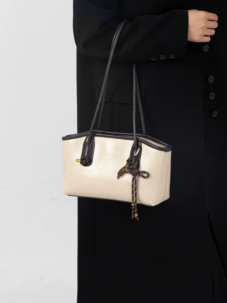 Quick Exit Shoulder Bag – 13