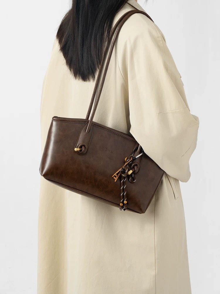 Quick Exit Shoulder Bag – 9