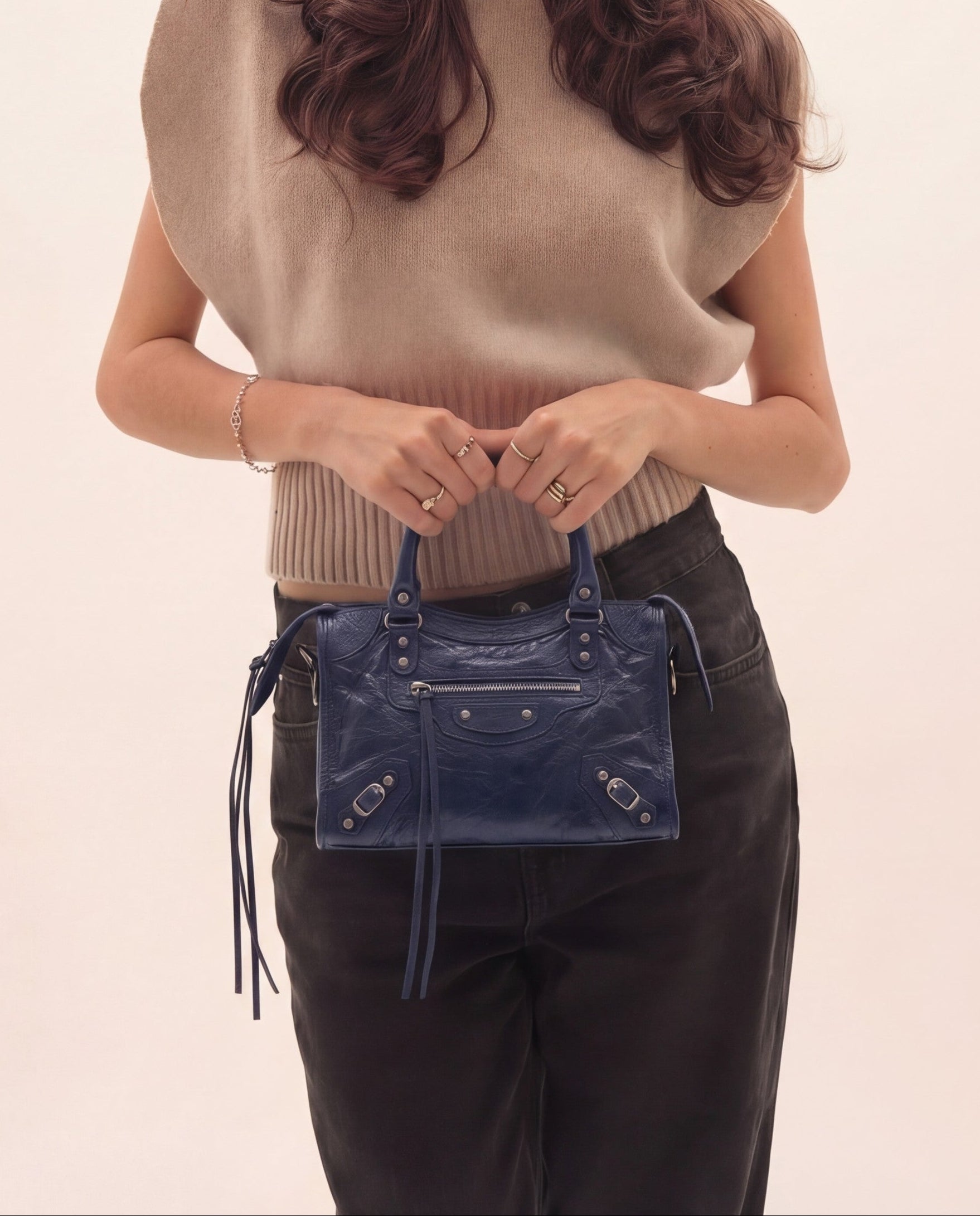 Just Enough Shoulder Bag – 9