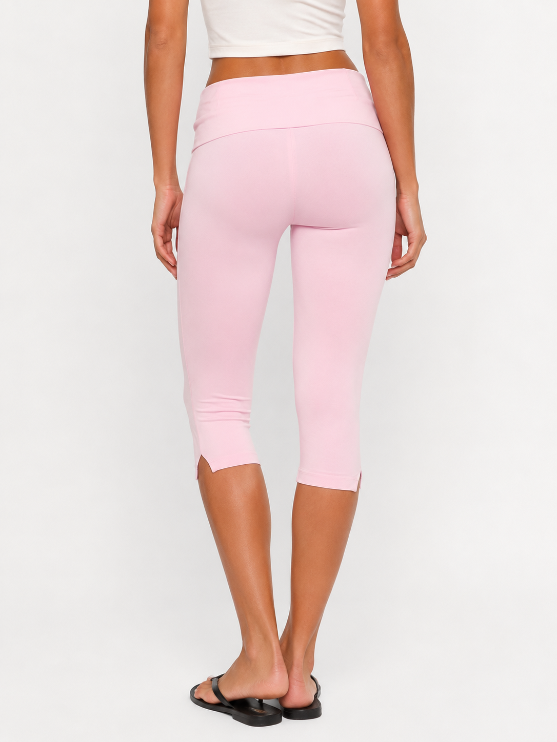 Studio Pass Capri Leggings – 11